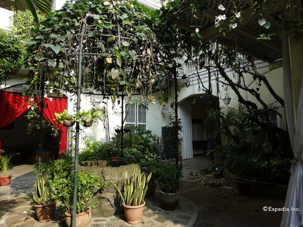 white knight hotel intramuros