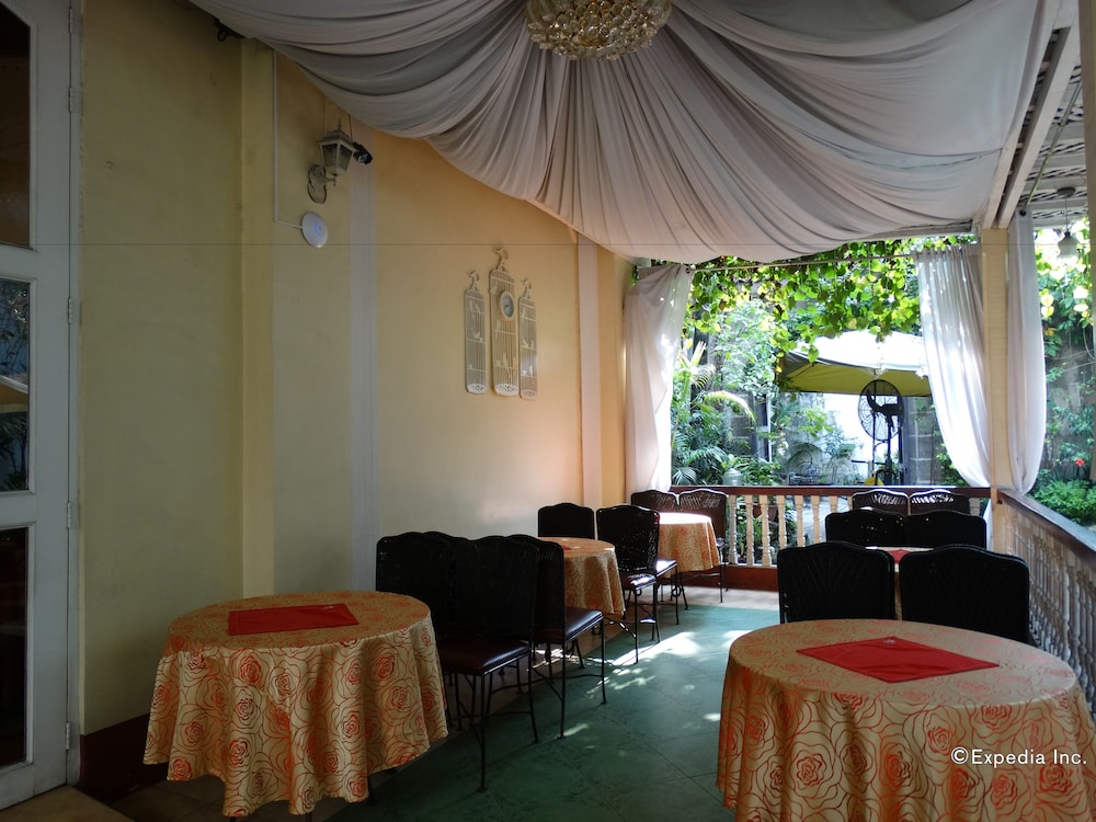 white knight hotel intramuros