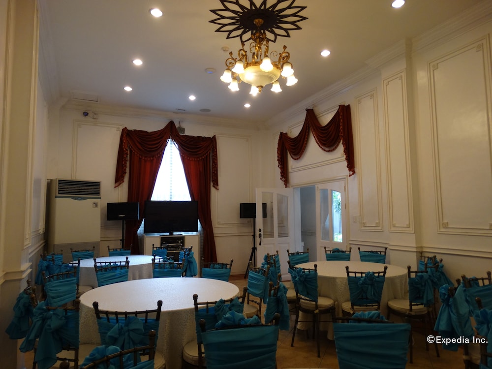 white knight hotel intramuros