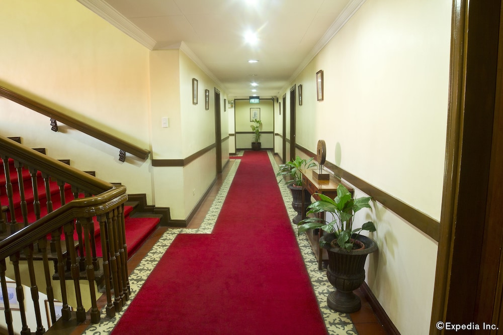 white knight hotel intramuros