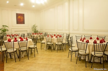 white knight hotel intramuros