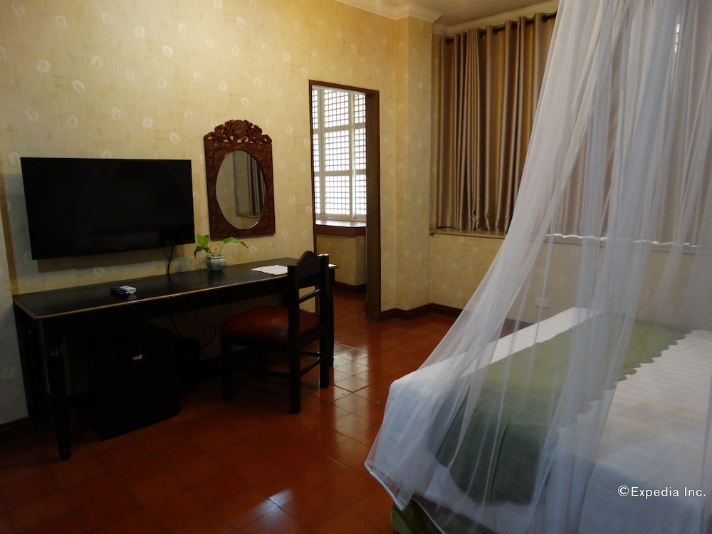 white knight hotel intramuros