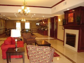 La Quinta Inn & Suites By Wyndham Lindale,Tyler>>Lindale,3 star
