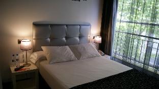 hostal mayerling centro