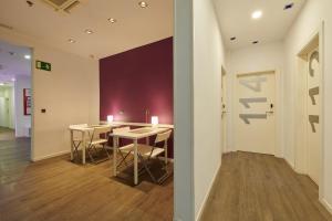 hostal mayerling centro