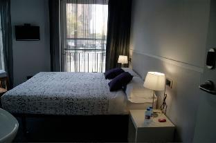 hostal mayerling centro