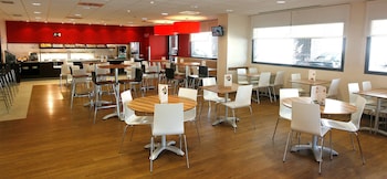 travelodge madrid metropolitano