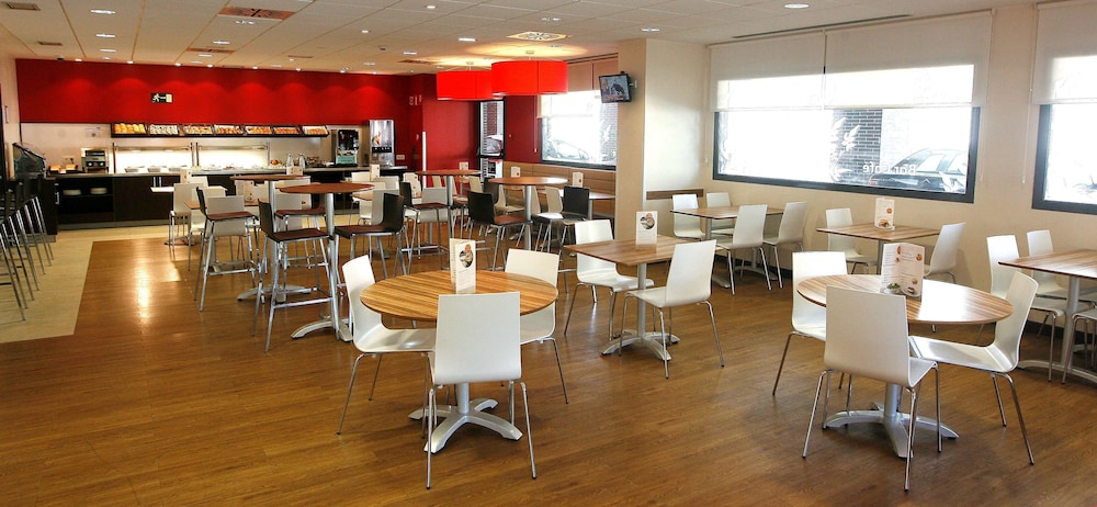 travelodge madrid metropolitano