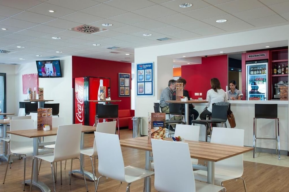 travelodge madrid metropolitano