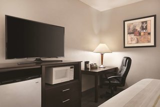 country inn and suites by radisson indianapolis east