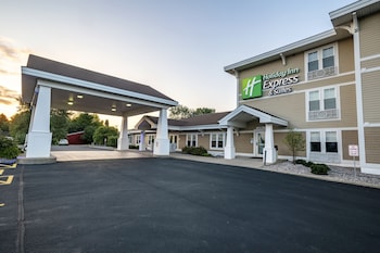 holiday inn express hotel and suites iron mountain by ihg