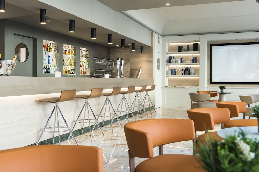 salles hotel pere iv