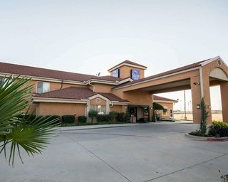 Clarion Inn & Suites Dfw North,Near The Airport,3 star