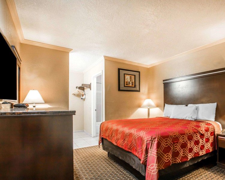 rodeway inn lemon grove san diego east