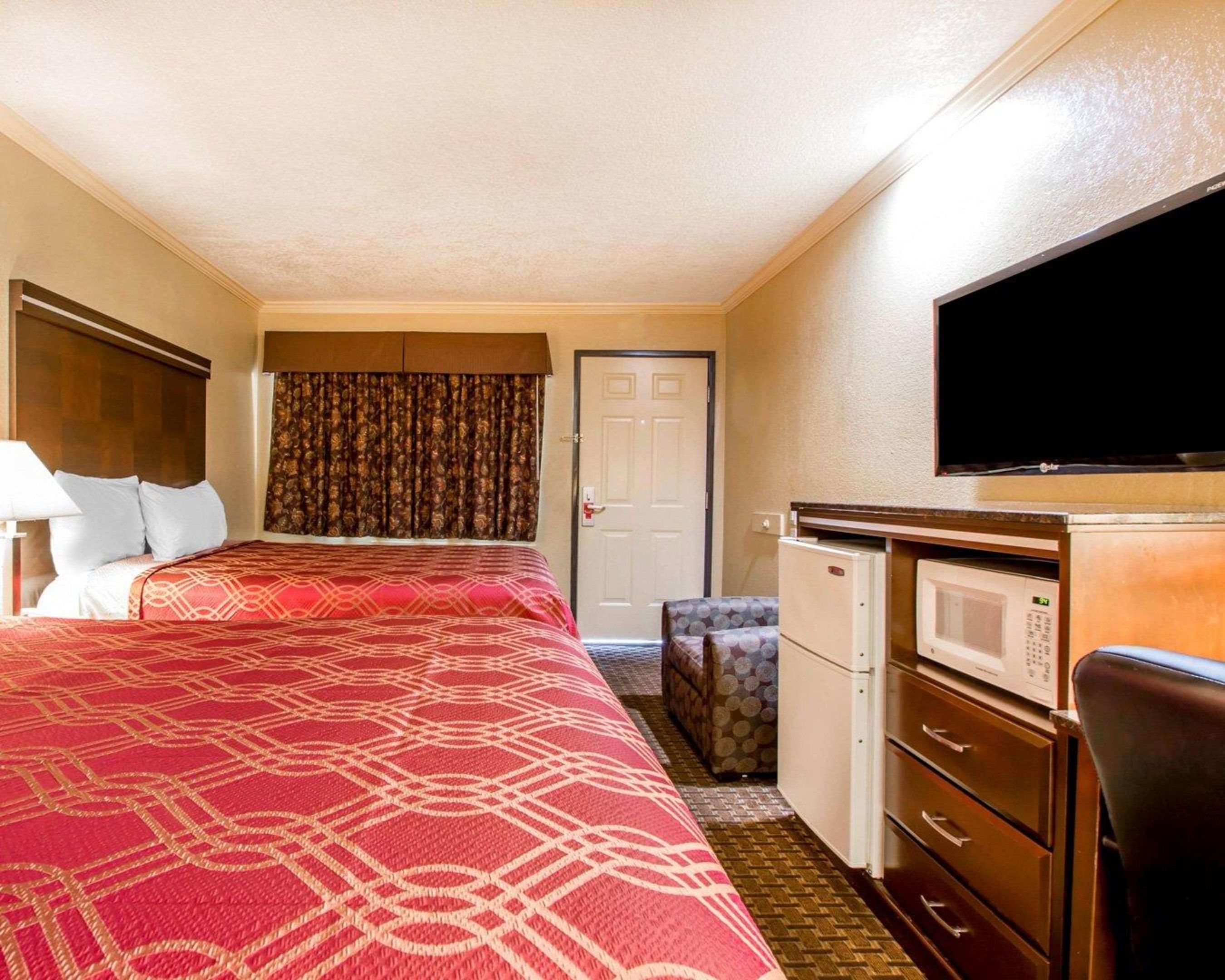 rodeway inn lemon grove san diego east