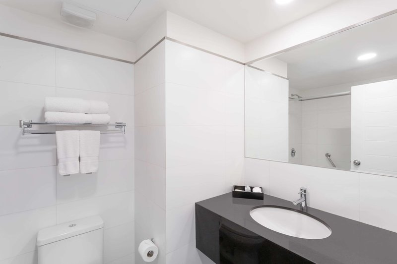 wyndham costa del sol lima airport