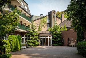 Waldhotel Tannenhäuschen,Hamminkeln>>Dusseldorf,5 star