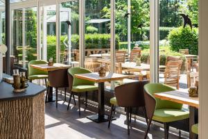Waldhotel Tannenhäuschen,Hamminkeln>>Dusseldorf,5 star