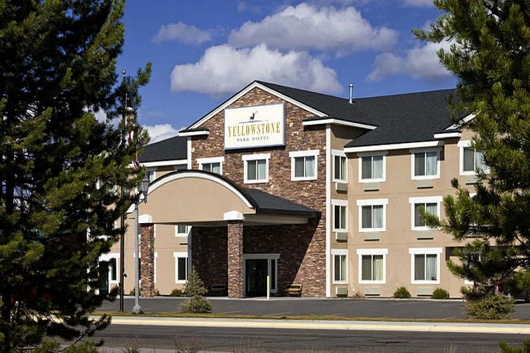 yellowstone park hotel