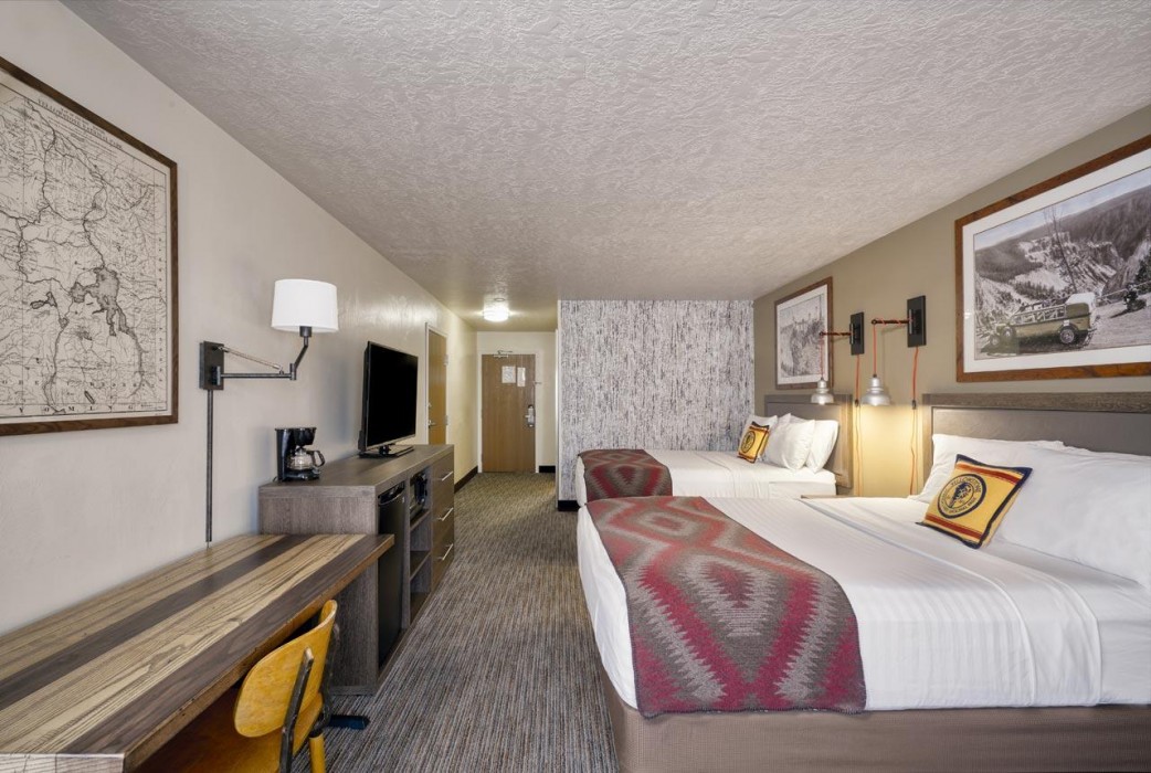 yellowstone park hotel