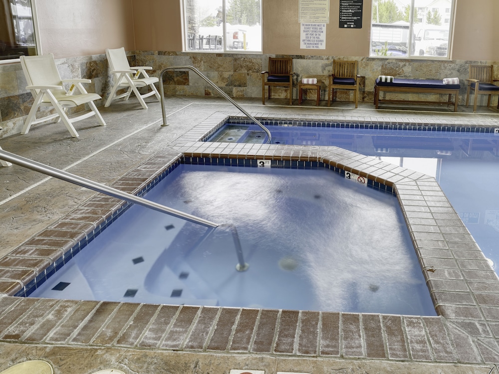 yellowstone park hotel