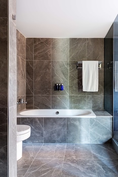 radisson blu hotel madrid prado