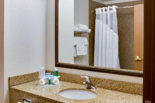holiday inn express hotel and suites jacksonville by ihg