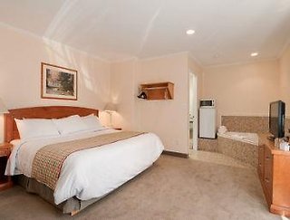 Travelodge By Wyndham Kamloops,British Columbia>>Kamloops,2 star