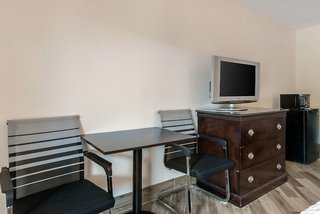 Clarion Inn & Suites Kissimmee-Lake Buena Vista South,Kissimmee>>Celebration,3 star