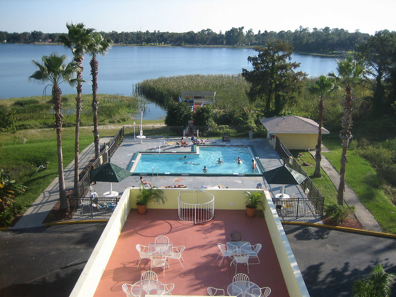palazzo lakeside hotel