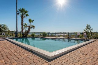 palazzo lakeside hotel