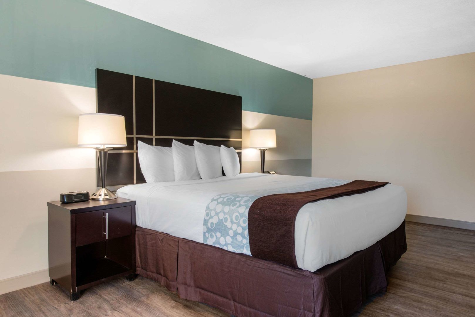 palazzo lakeside hotel