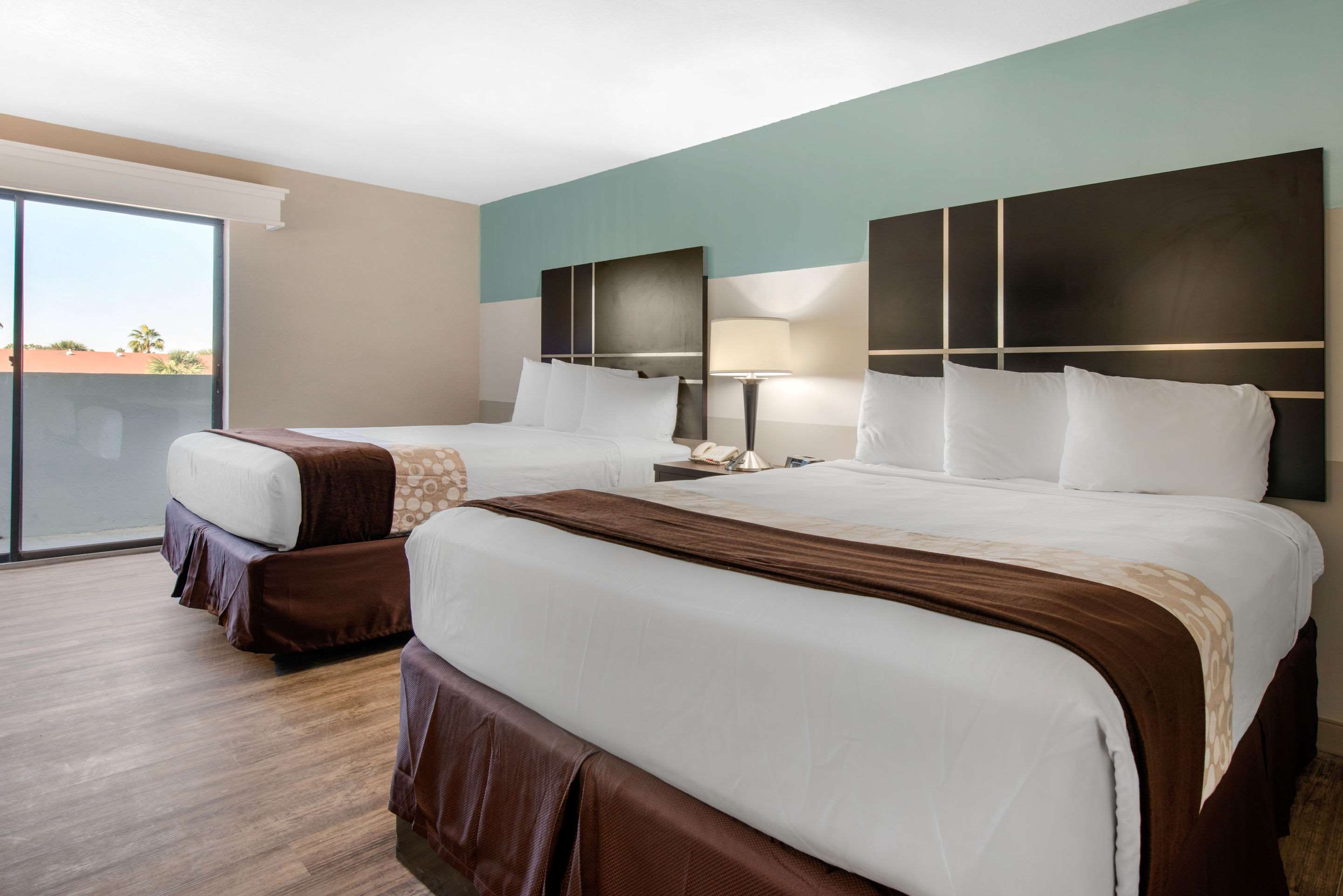 palazzo lakeside hotel