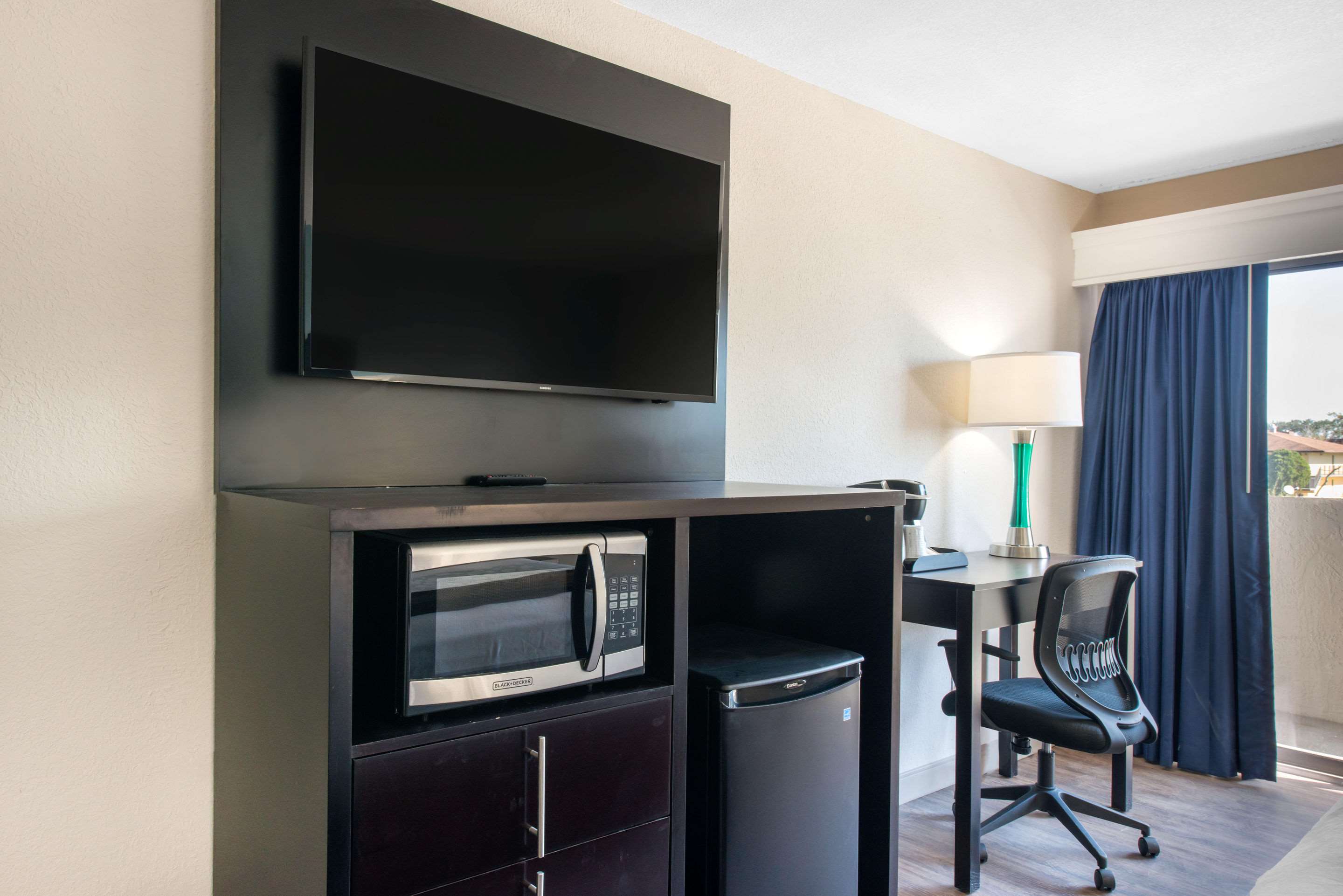 palazzo lakeside hotel