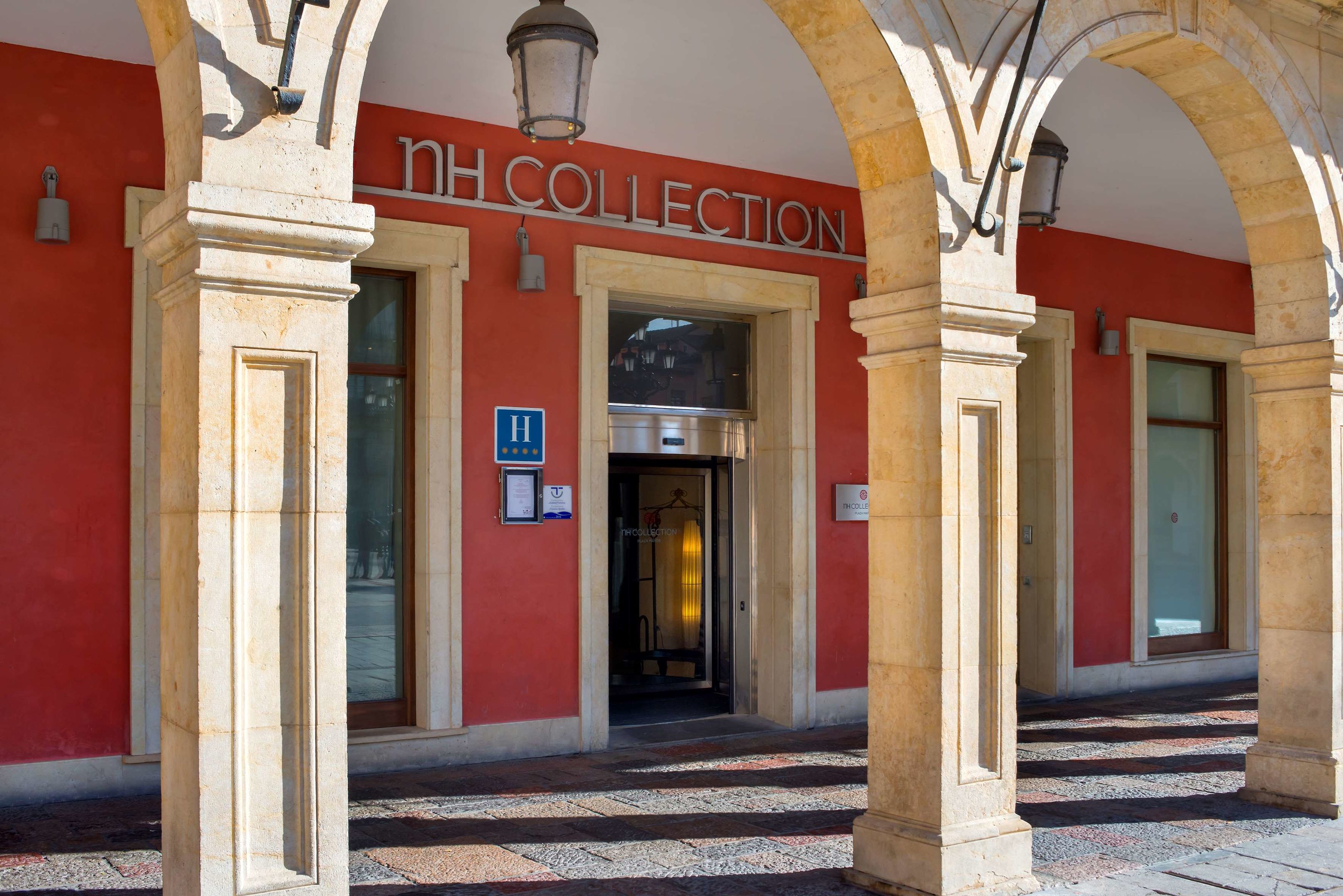 nh collection leon plaza mayor