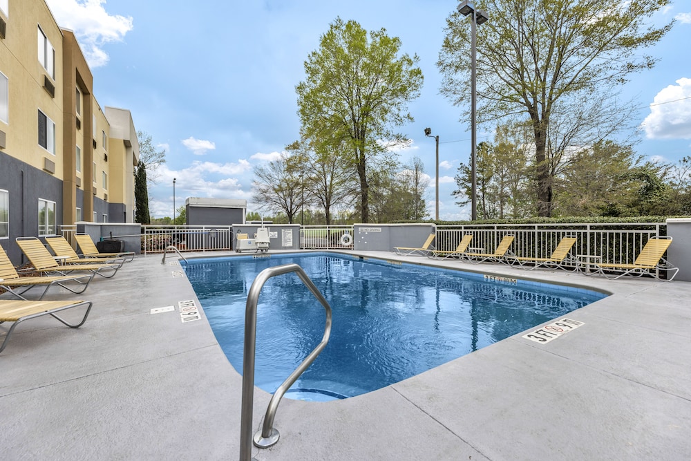 fairfield inn and suites by marriott lumberton