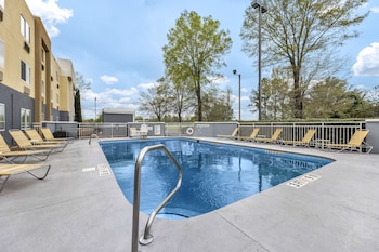 fairfield inn and suites by marriott lumberton