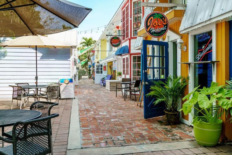 olde marco island inn and suites