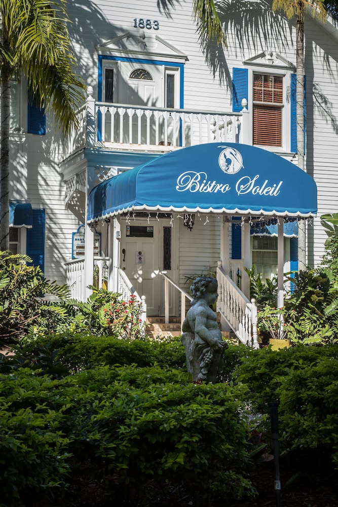 olde marco island inn and suites