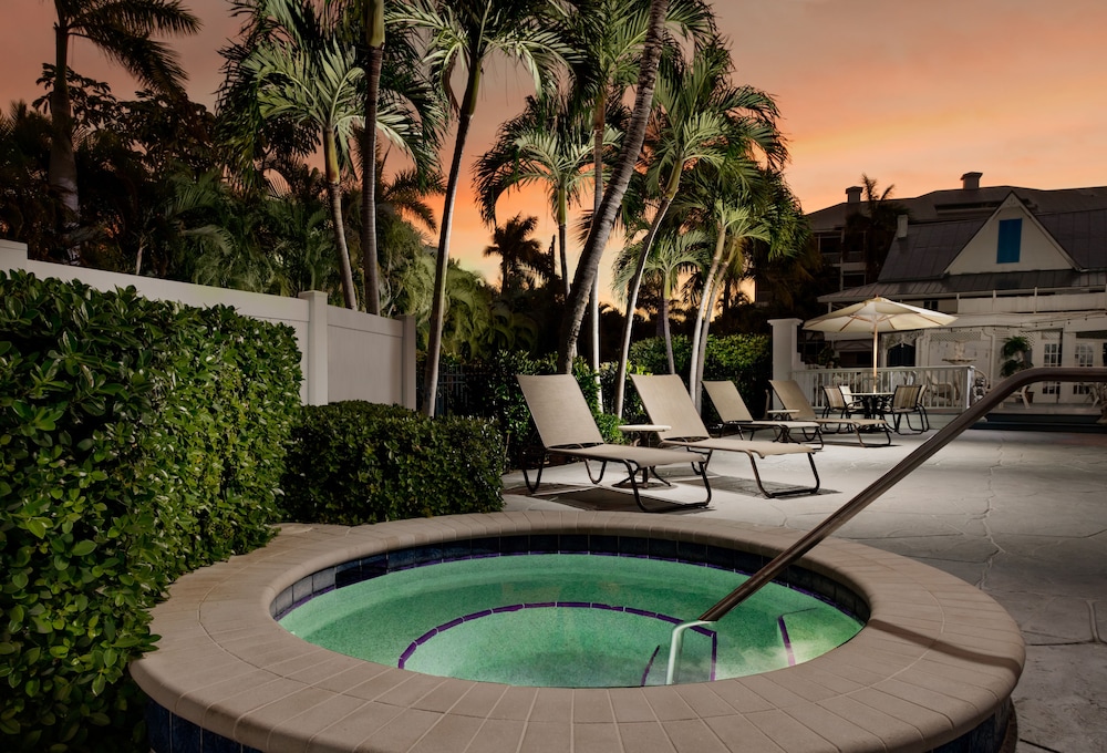 olde marco island inn and suites