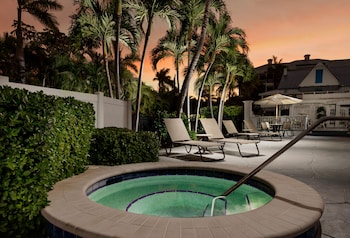 olde marco island inn and suites