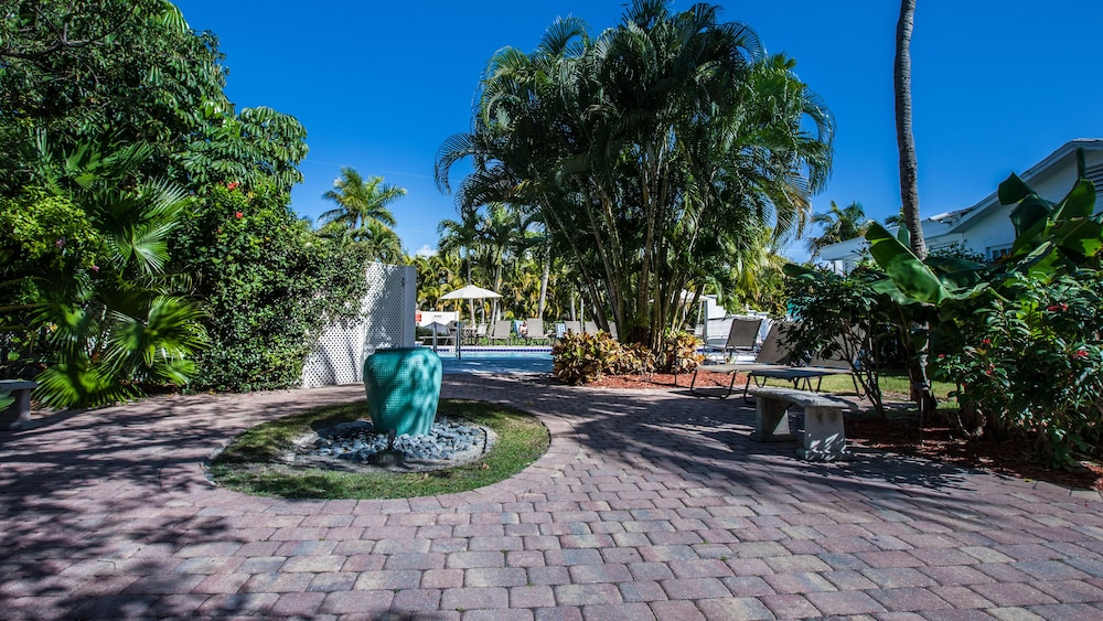 olde marco island inn and suites