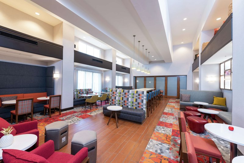 hampton inn and suites marshalltown