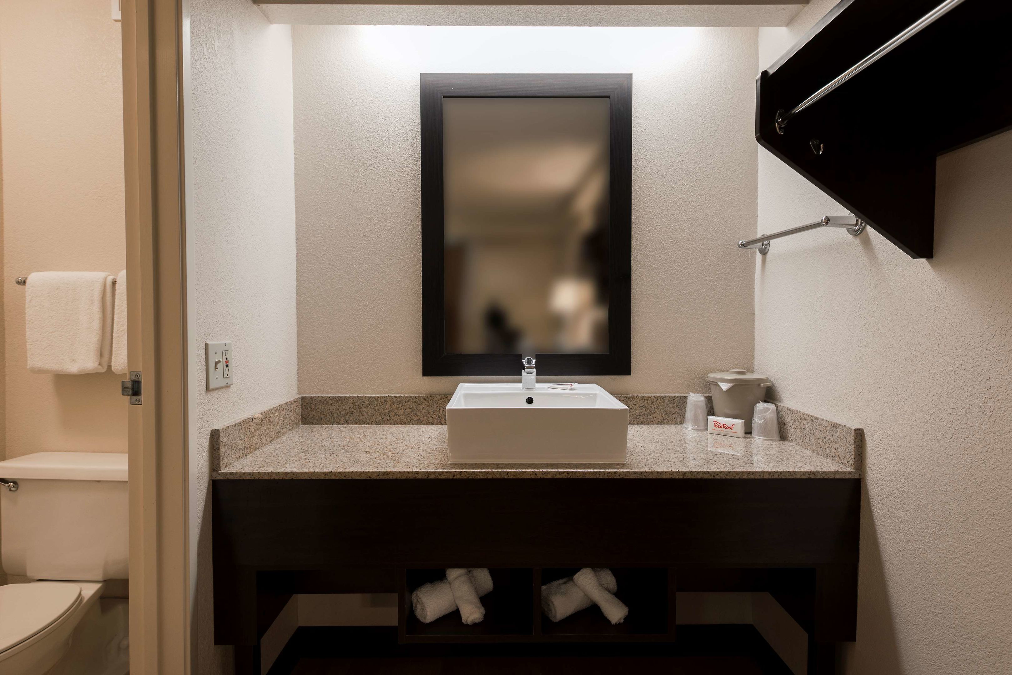 red roof inn plus chicago willowbrook