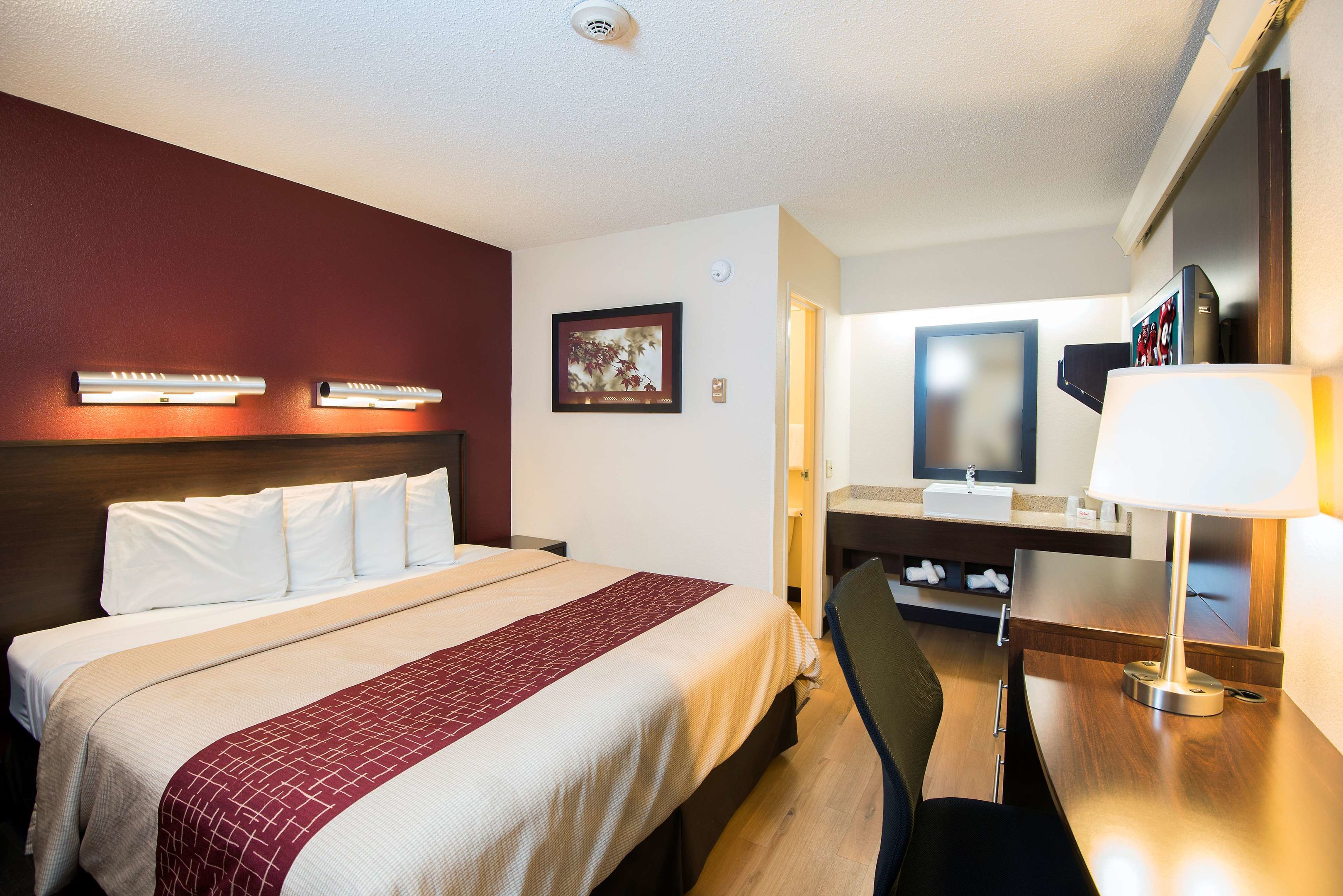 red roof inn plus chicago willowbrook