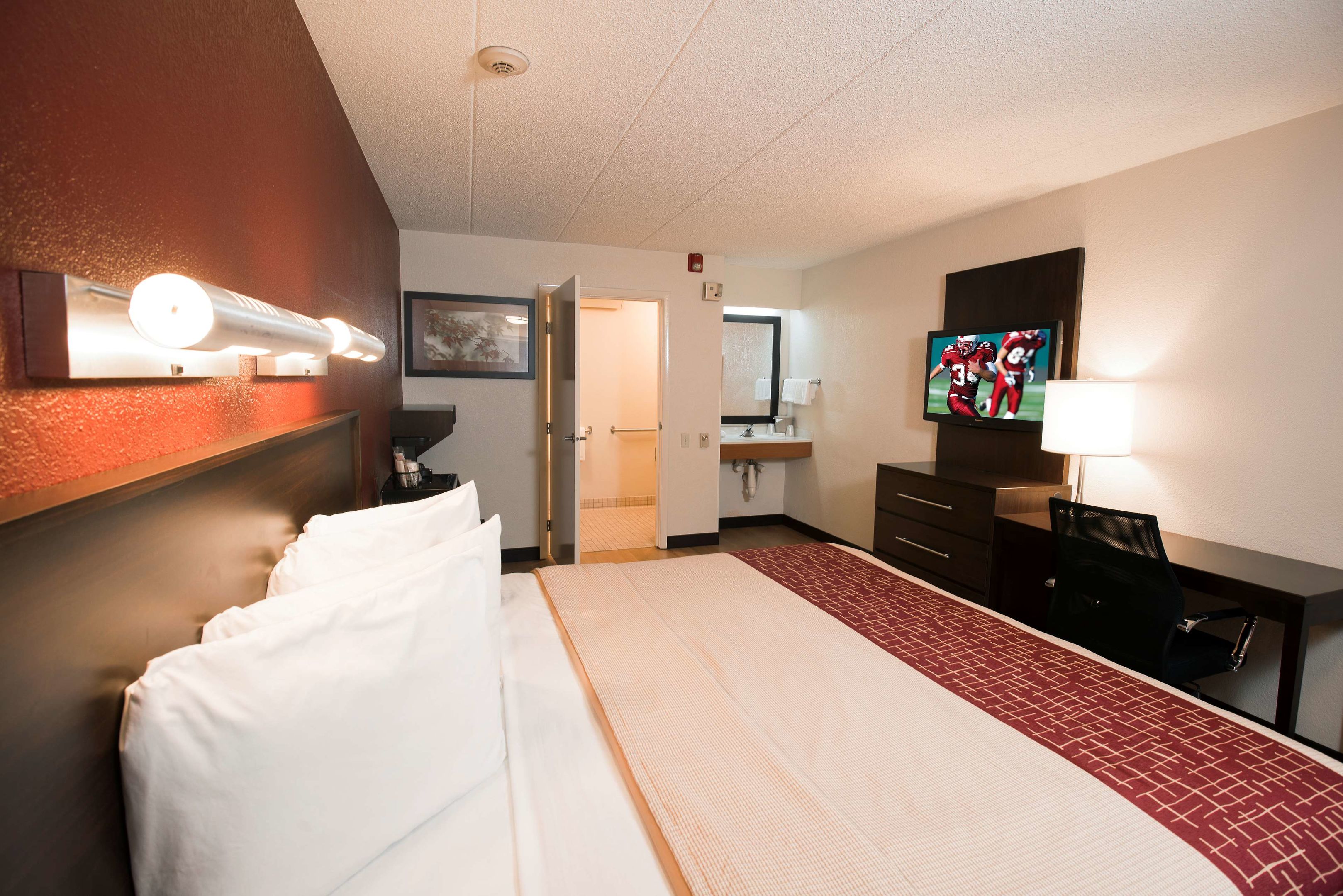red roof inn plus chicago willowbrook
