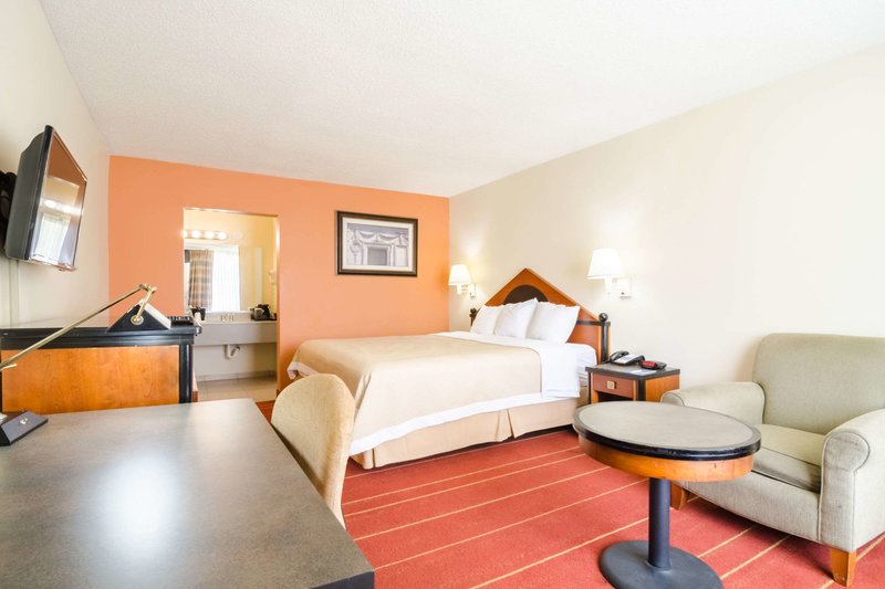 rodeway inn and suites greensboro southeast