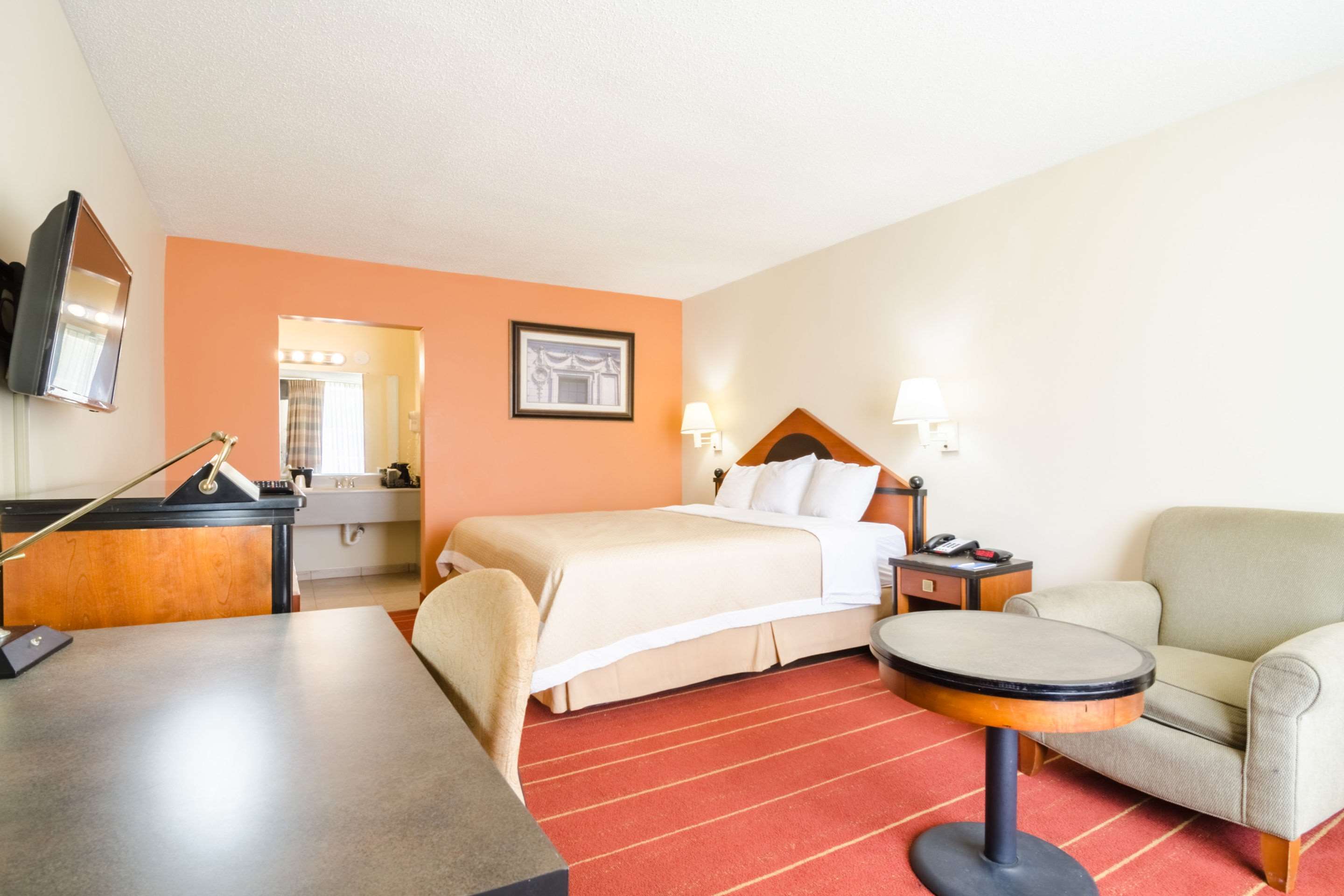 rodeway inn and suites greensboro southeast