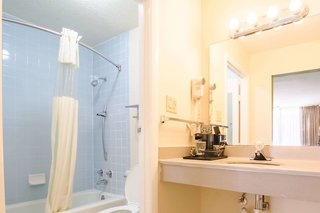 rodeway inn and suites greensboro southeast