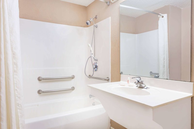 super 8 by wyndham greer spartanburg area